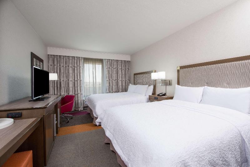 Hampton Inn & Suites Phoenix East Mesa image