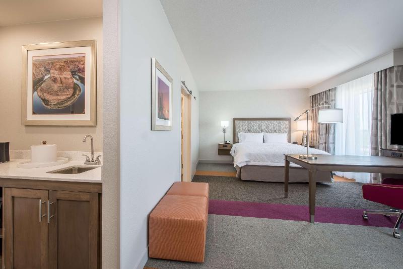 Hampton Inn & Suites Phoenix East Mesa image