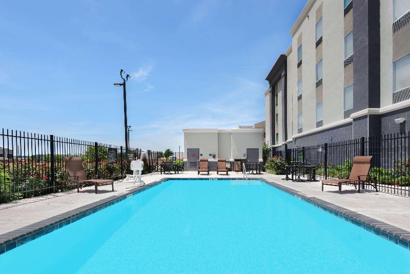 Hampton Inn & Suites San Antonio Brooks City Base