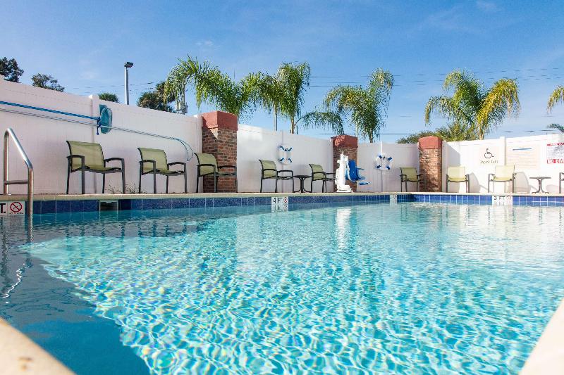 Hampton Inn Palatka image