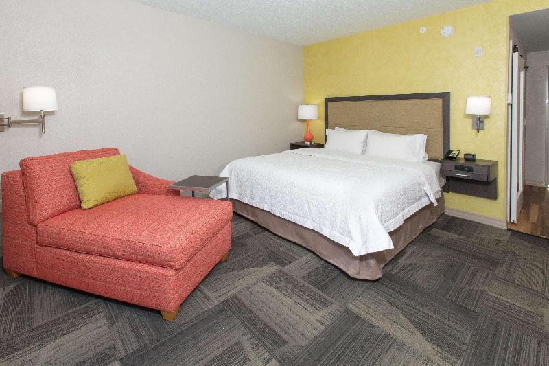 Hampton Inn Palatka image