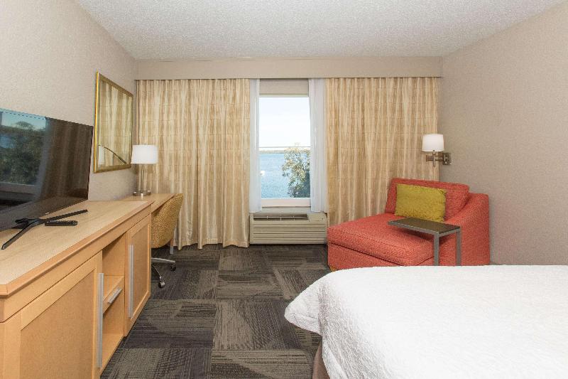 Hampton Inn Palatka image
