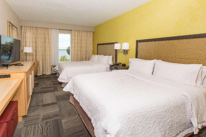 Hampton Inn Palatka image