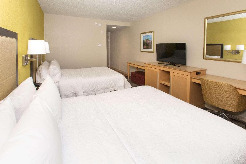 Hampton Inn Palatka image