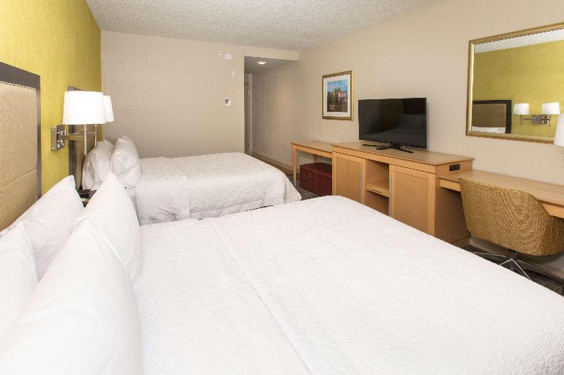 Hampton Inn Palatka image