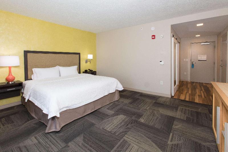 Hampton Inn Palatka image