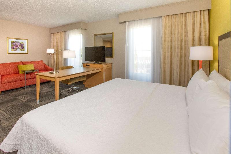 Hampton Inn Palatka image