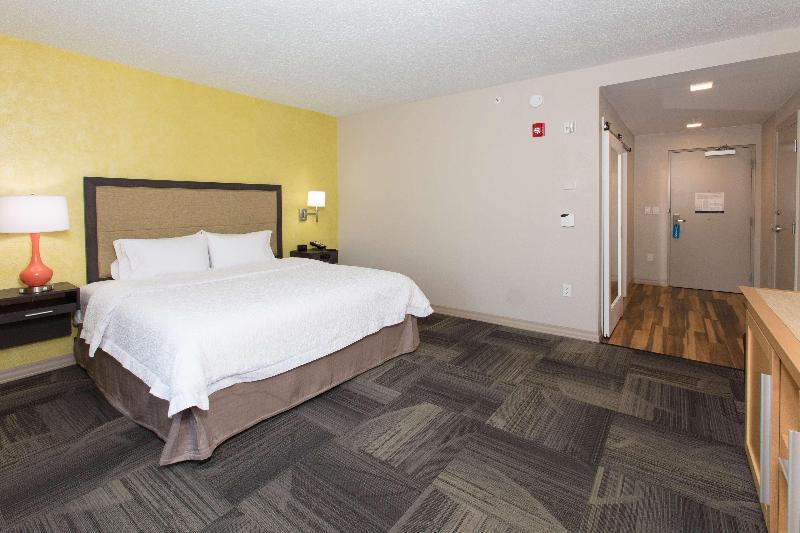 Hampton Inn Palatka image