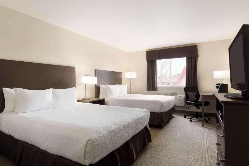 Days Inn By Wyndham Steinbach image