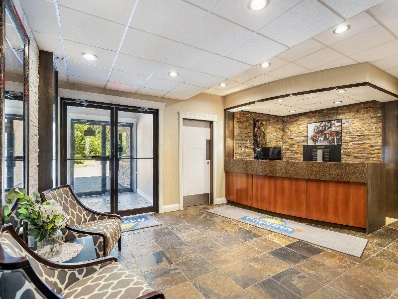 Days Inn by Wyndham Sylvan Lake
