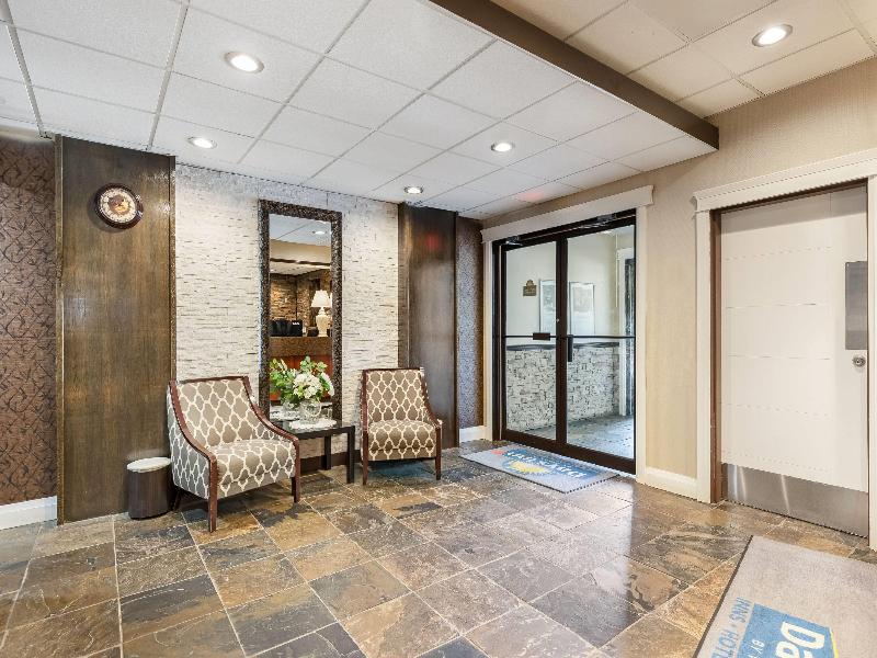Days Inn by Wyndham Sylvan Lake