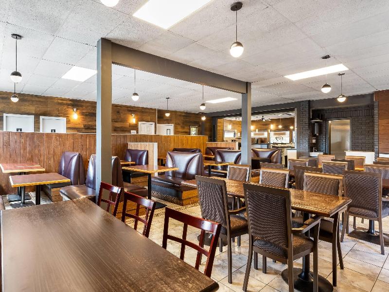 Days Inn by Wyndham Sylvan Lake