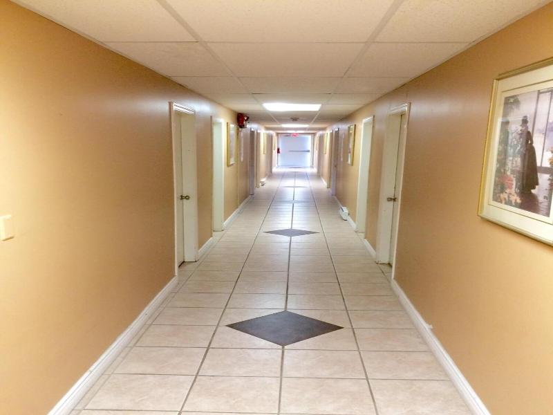 Barriere Motor Inn