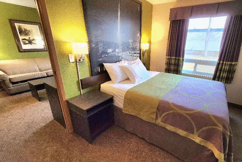 Super 8 by Wyndham Portage La Prairie image