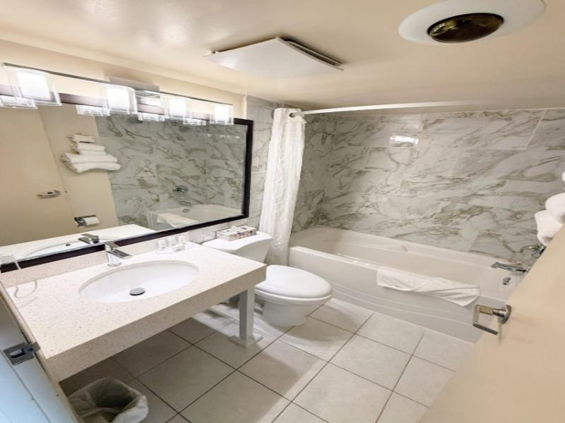 Travelodge by Wyndham Drumheller image