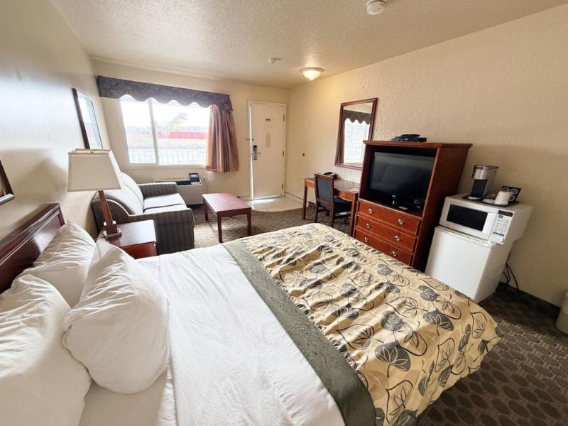 Travelodge by Wyndham Drumheller image