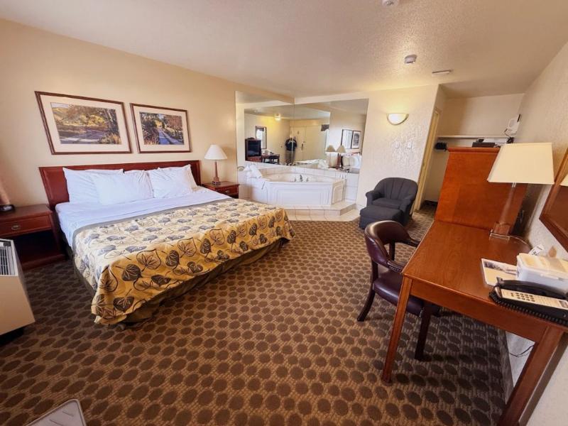 Travelodge by Wyndham Drumheller image