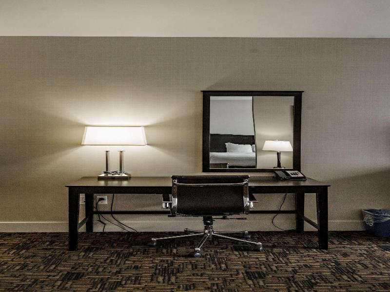 Radisson Hotel Edmonton Airport image