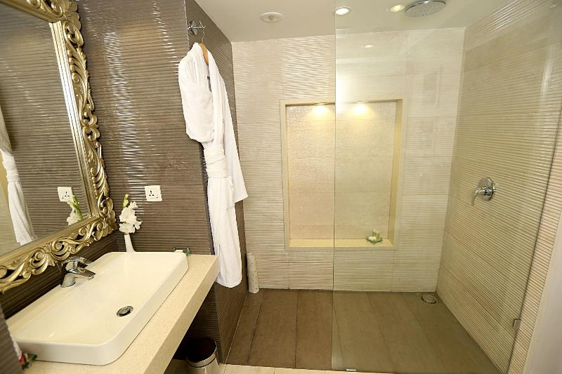 Ramada By Wyndham Multan image