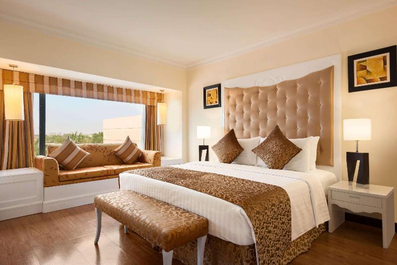 Ramada Plaza Karachi Airport Hotel image