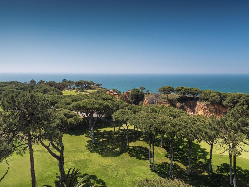 Pine Cliffs Ocean Suites image