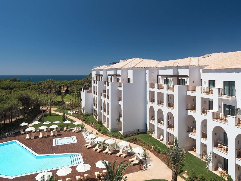 Pine Cliffs Ocean Suites image