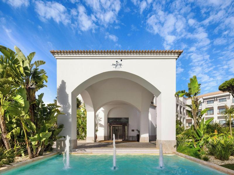 Pine Cliffs Ocean Suites image