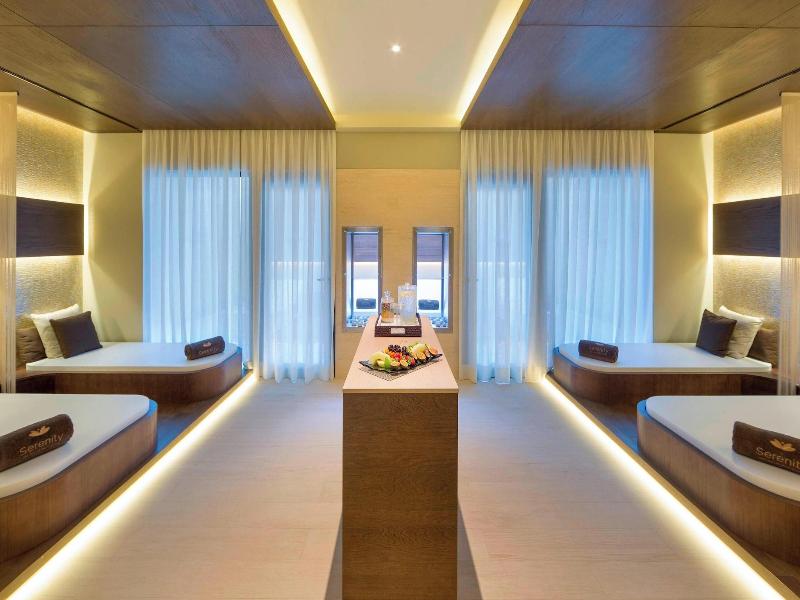 Pine Cliffs Ocean Suites image