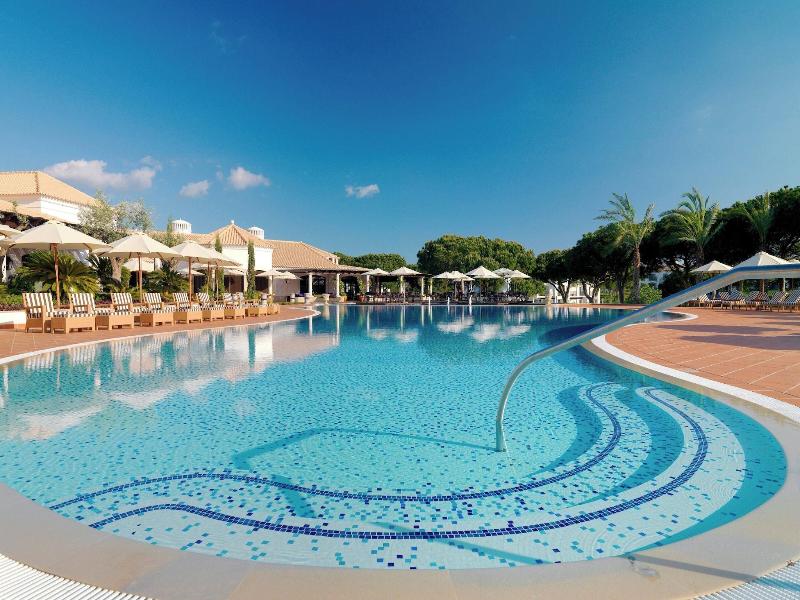 Pine Cliffs Ocean Suites image