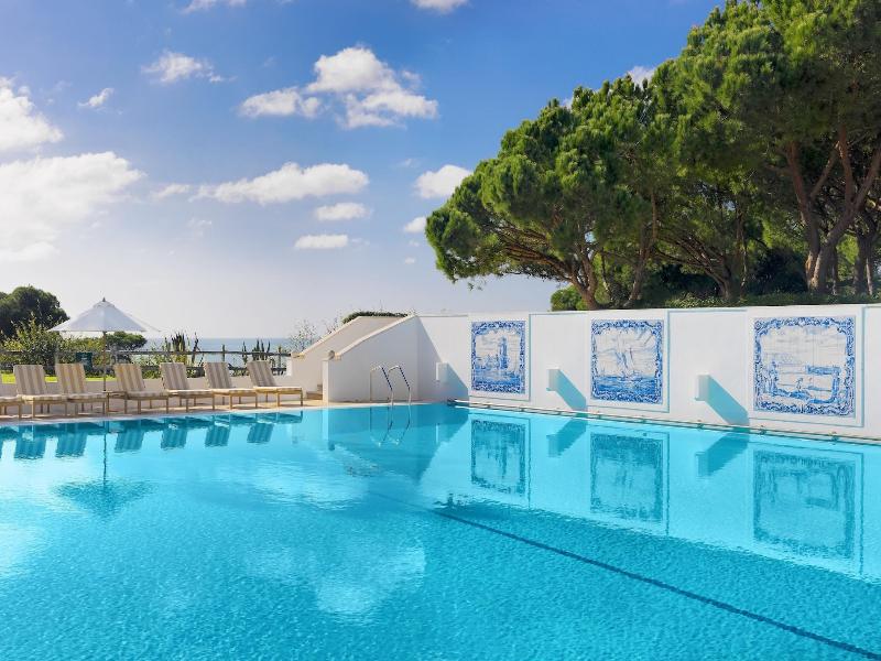Pine Cliffs Ocean Suites image
