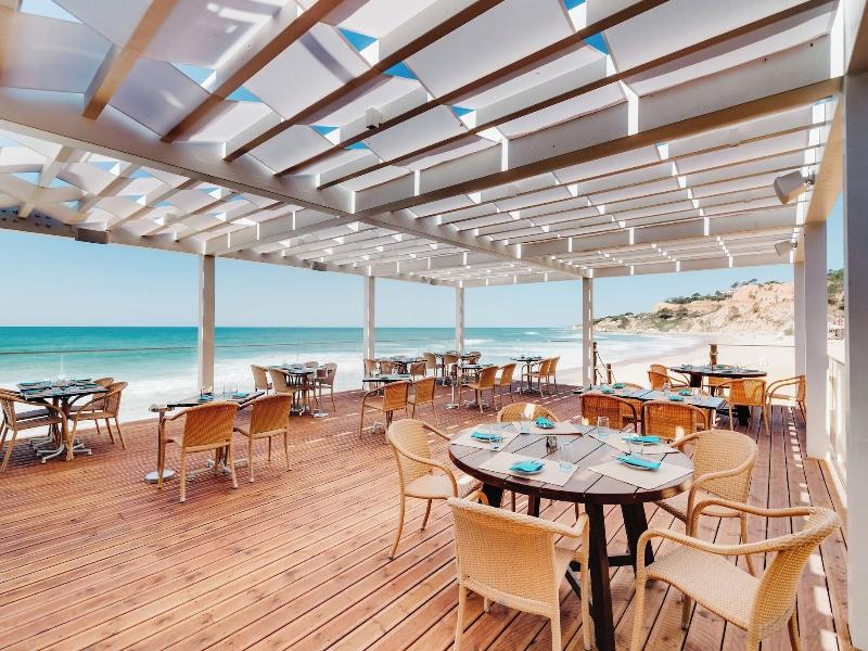 Pine Cliffs Ocean Suites image