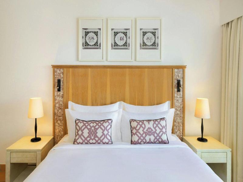 Pine Cliffs Ocean Suites image