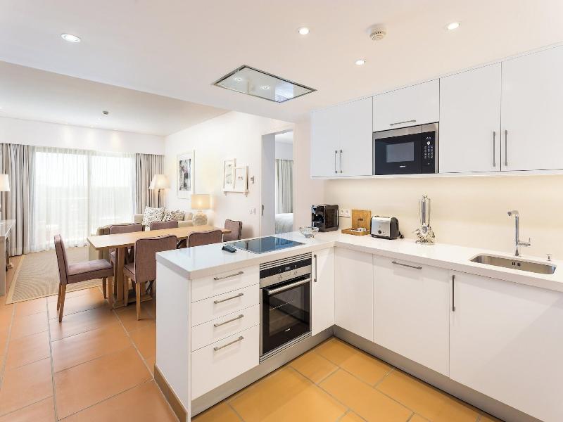Pine Cliffs Ocean Suites image