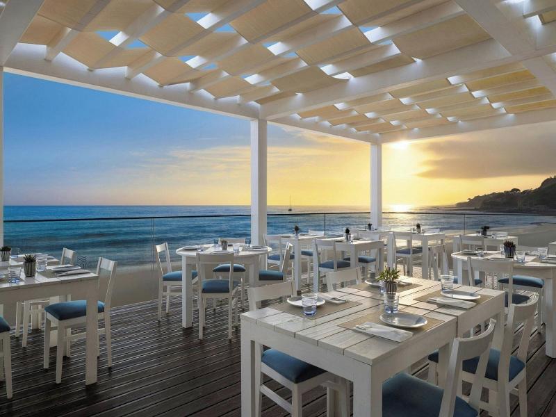 Pine Cliffs Ocean Suites image