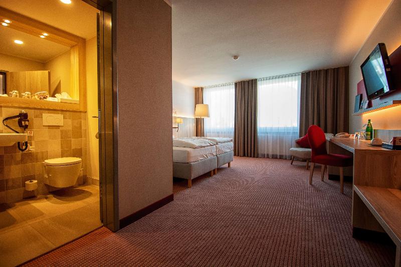 BEST WESTERN Hotel Erfurt-Apfelstaedt image