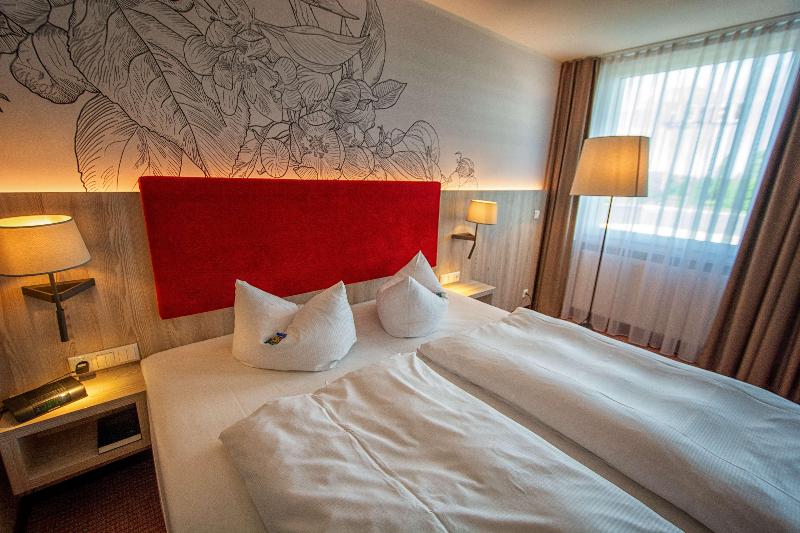 BEST WESTERN Hotel Erfurt-Apfelstaedt image