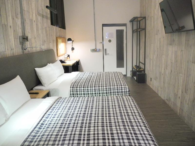 Hotel PaPa Whale image