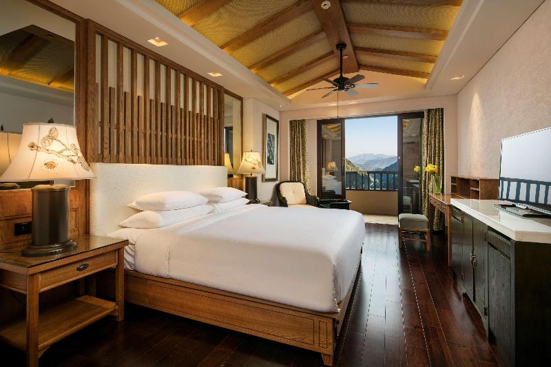 Hilton Sanqingshan Resort image
