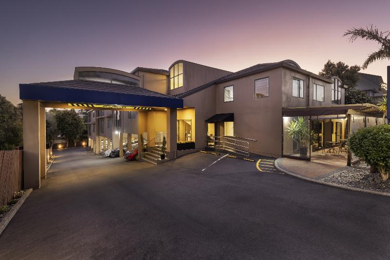 Greenlane Suites