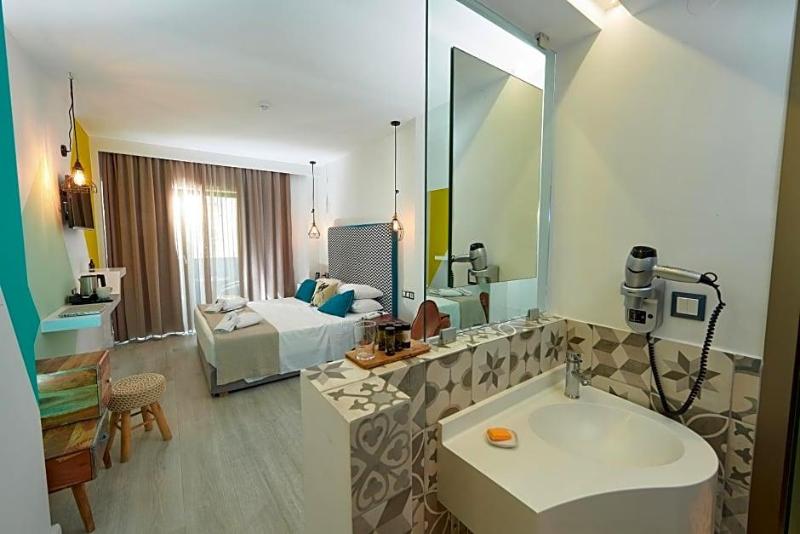Blue Bottle Boutique Hotel image