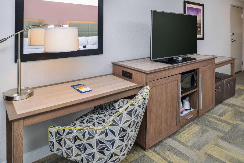 Hampton Inn & Suites Altoona Des Moines image