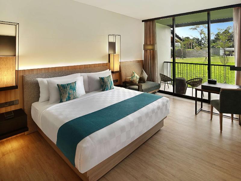 Royal Tulip Gunung Geulis Resort & Golf image