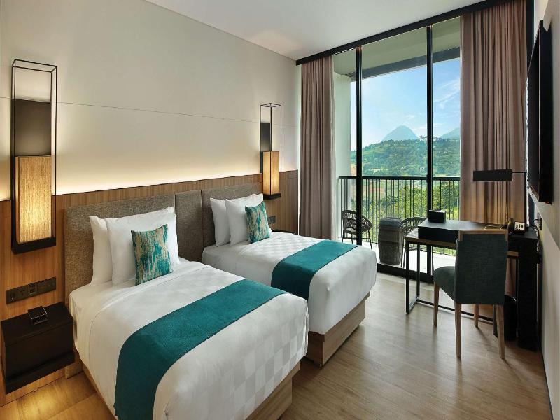 Royal Tulip Gunung Geulis Resort & Golf image
