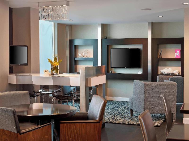 Renaissance Edmonton Airport Hotel