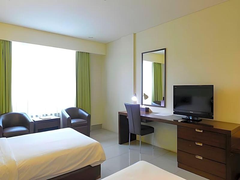 Bamboo Inn Hotel & Cafe image