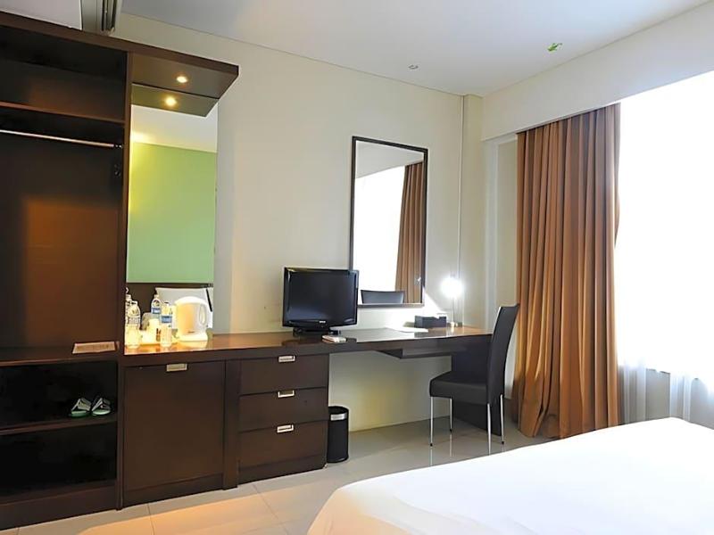 Bamboo Inn Hotel & Cafe image