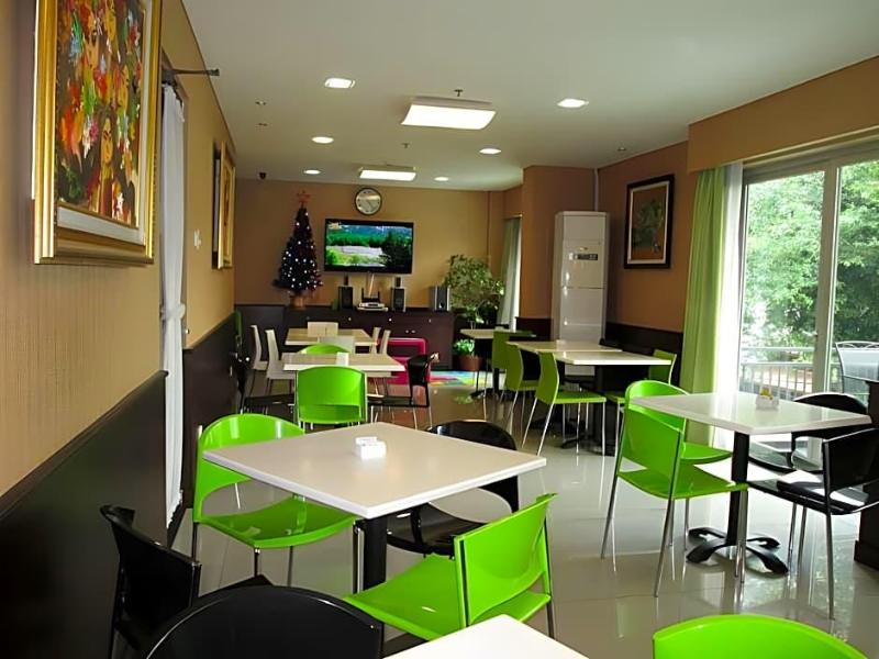 Bamboo Inn Hotel & Cafe image