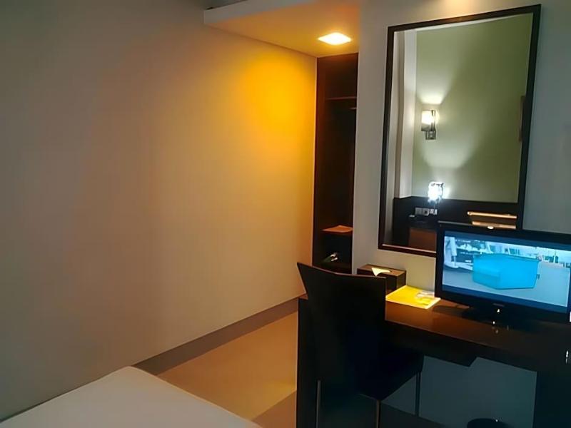 Bamboo Inn Hotel & Cafe image
