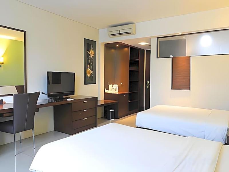 Bamboo Inn Hotel & Cafe image
