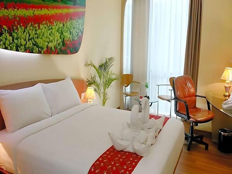 Business Hotel Tomang image